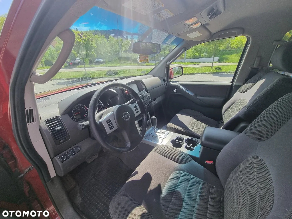 Nissan Pathfinder 4.0 V6 LE - 7