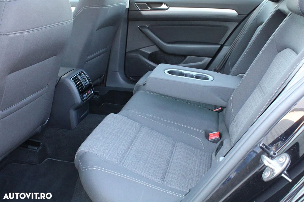 Volkswagen Passat 1.5 TSI ACT DSG Comfortline - 12