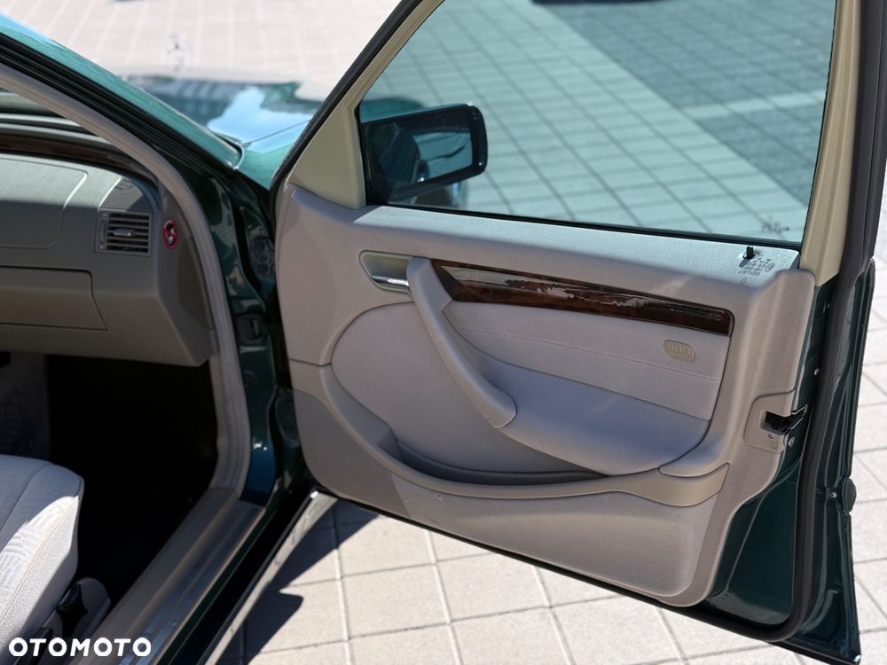 Mercedes-Benz Klasa C 230 Elegance - 14