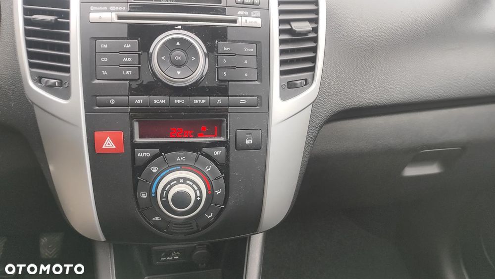 Kia Venga - 15