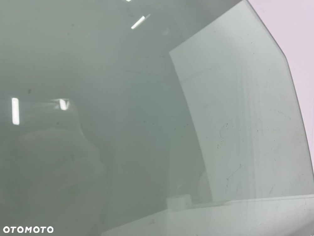 Szyba boczna Mazda CX-30 CX30 19r.- prawa przednia szyba z drzwi - 2