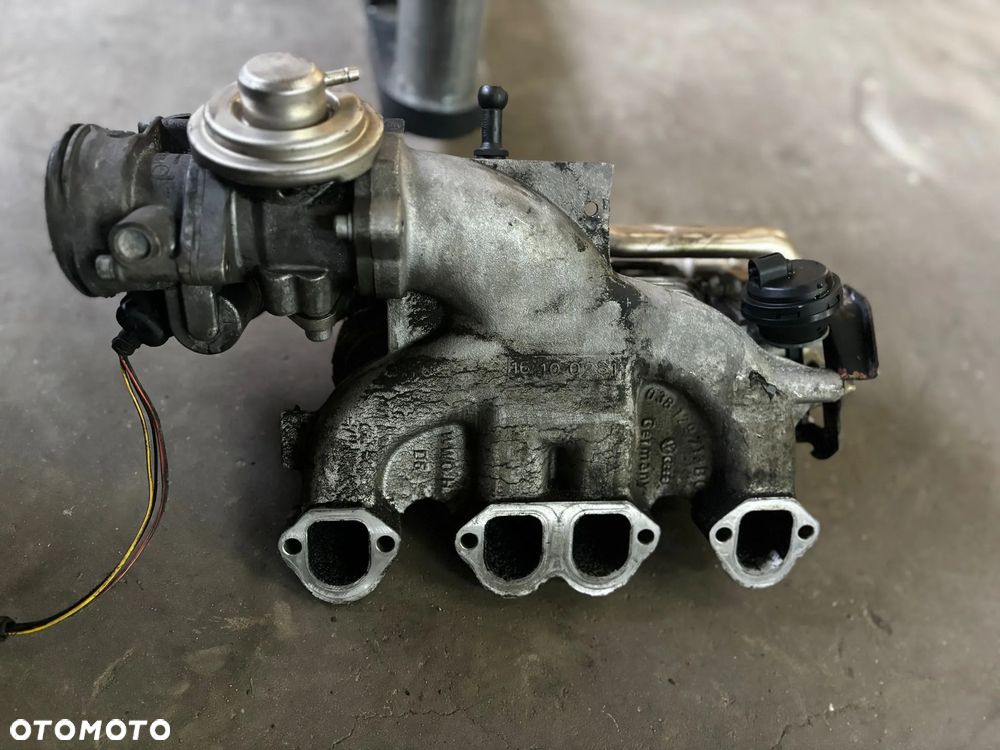 Kolektor ssący VW Golf IV 1.9tdi - 038129713BC - 1