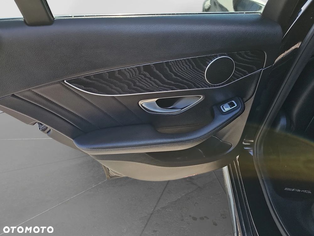 Mercedes-Benz Klasa C 300 9G-TRONIC - 18