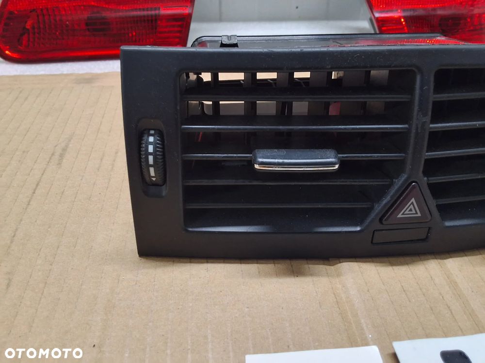 MERCEDES A-KLASA W169 WLOT POWIETRZA SRODKOWA A1698300054 - 3