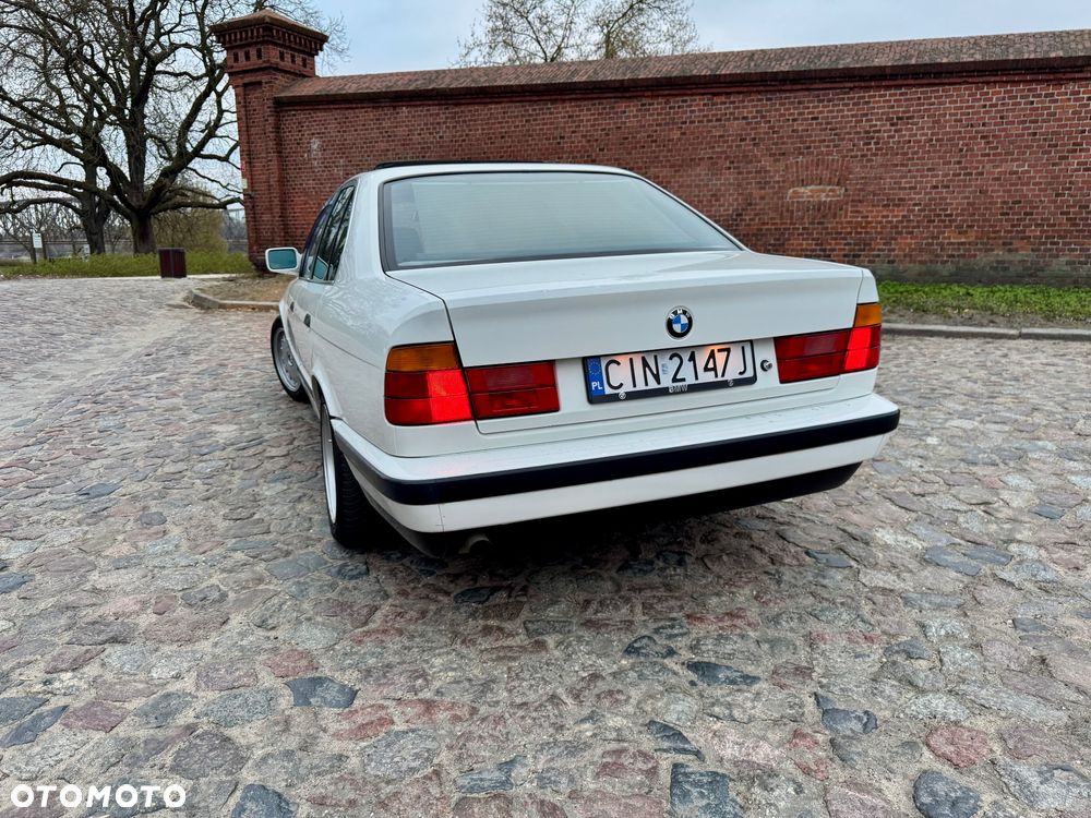 BMW Seria 5 520i - 13