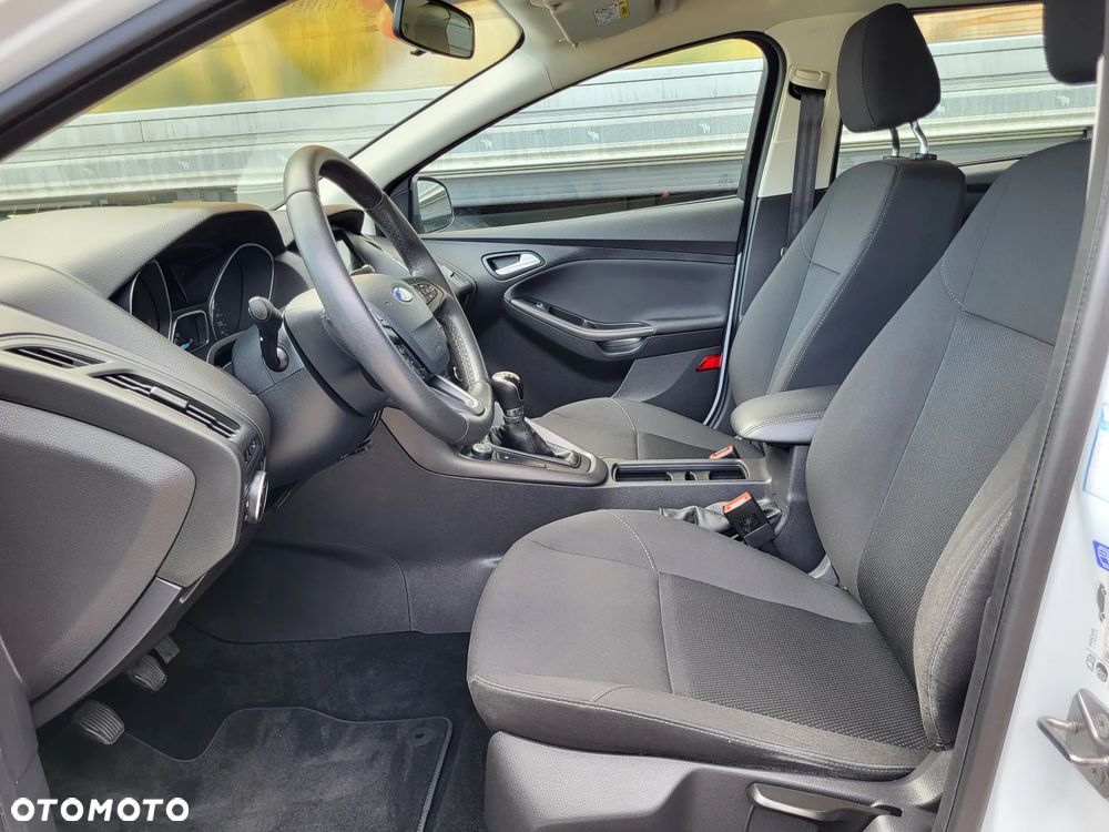 Ford Focus 1.0 EcoBoost Trend Edition Business - 17