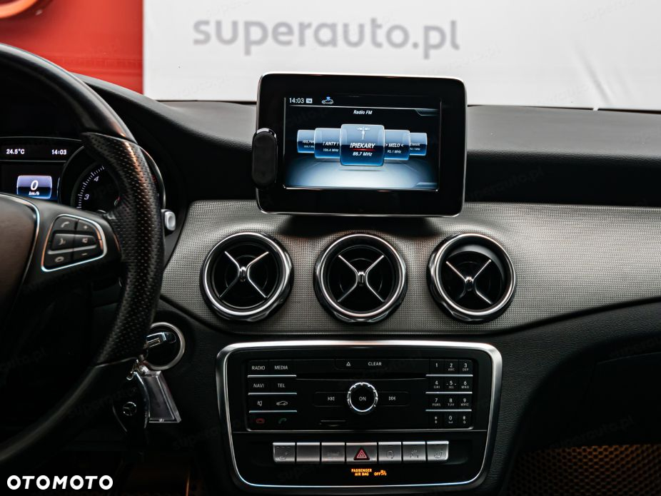 Mercedes-Benz GLA 200 7G-DCT - 15