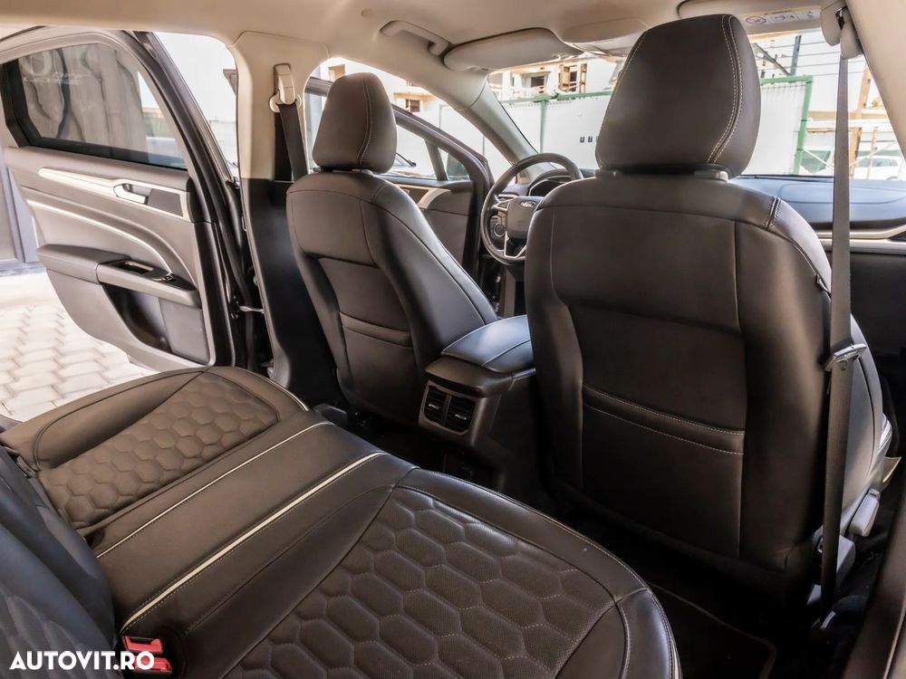 Ford Mondeo Vignale 2.0 Hybrid - 14