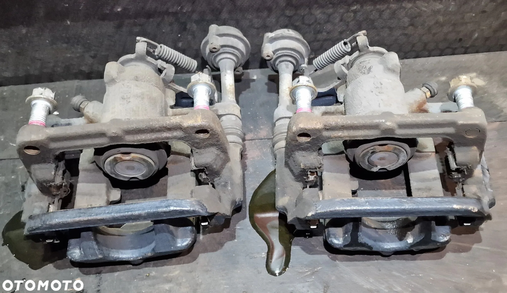 ZACISK HAMULCOWY TYŁ PRAWY LEWY 13467355 13467356 OPEL ASTRA IV J GTC OPC 1.6 T - 11
