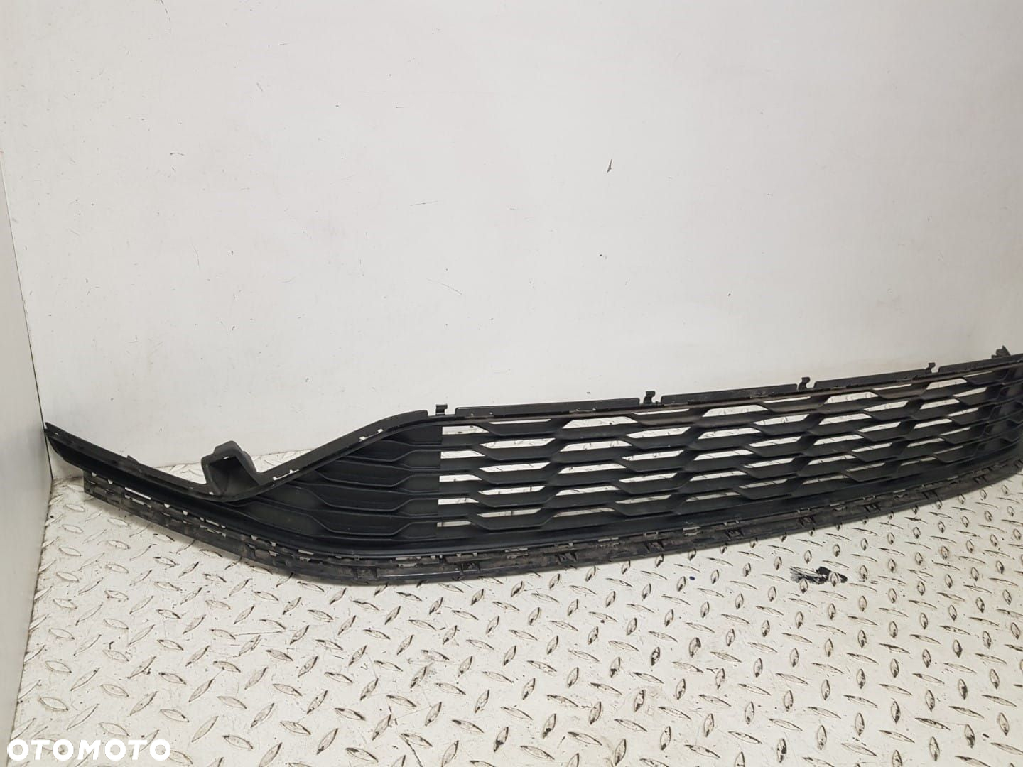 ORYGINALNA SRODKOWA KRATKA ZDERZAKA PRZEDNIEGO PRZÓD VW GOLF VII 7 R-LINE LIFT 17-20 5G0853677AC - 4