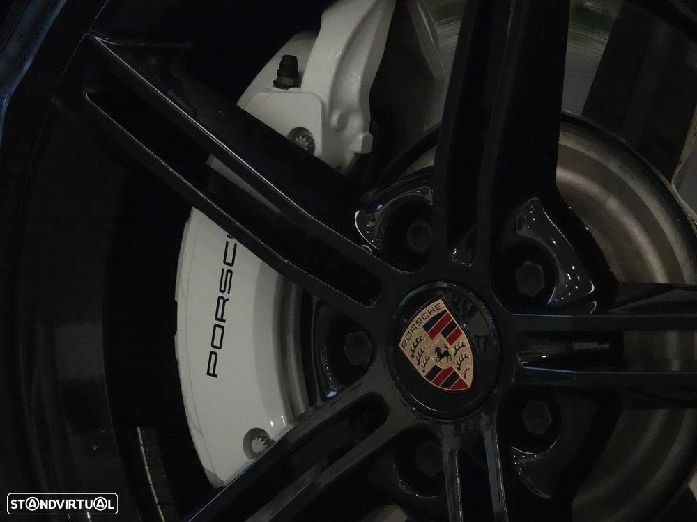 Porsche Taycan 4S - 16