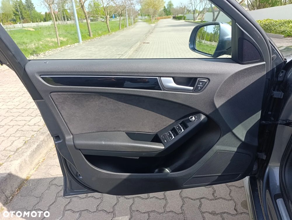 Audi A4 Avant 2.0 TDI DPF clean diesel quattro S line Sportpaket - 14