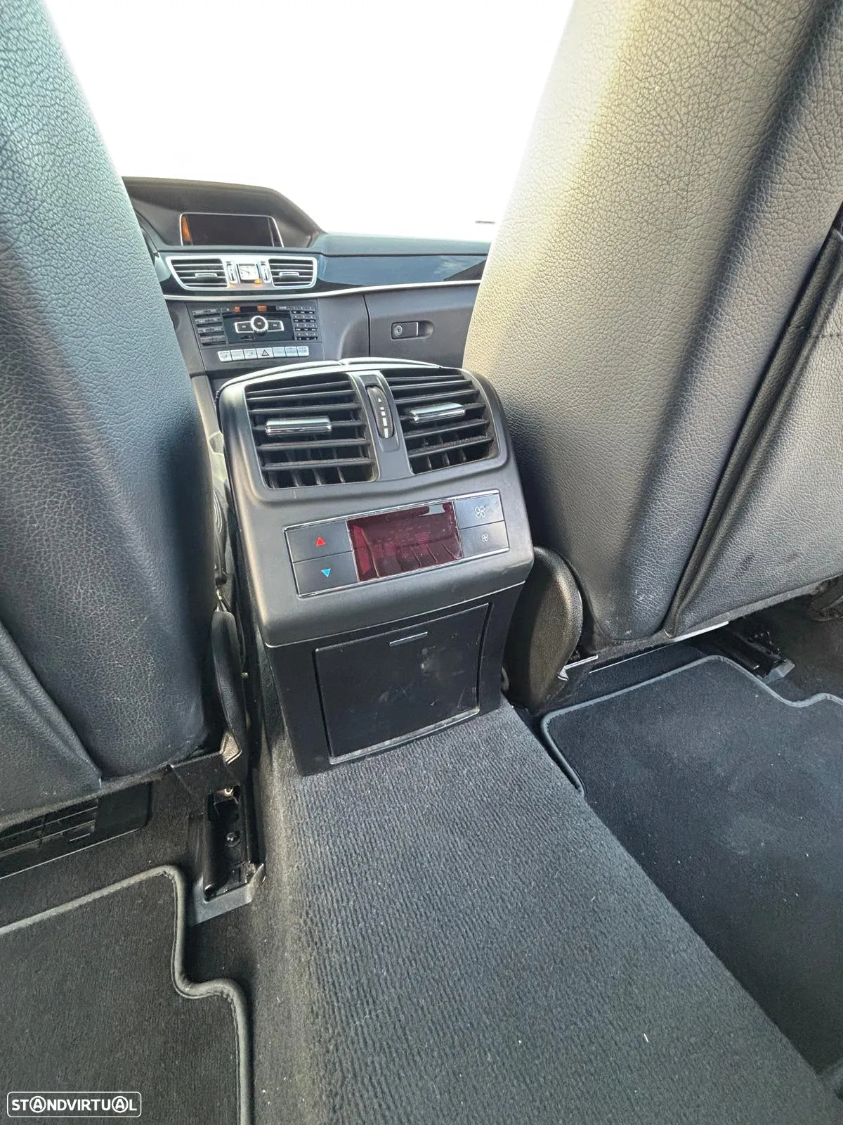 Mercedes-Benz E 300 Bluetec Hybrid Avantgarde - 8