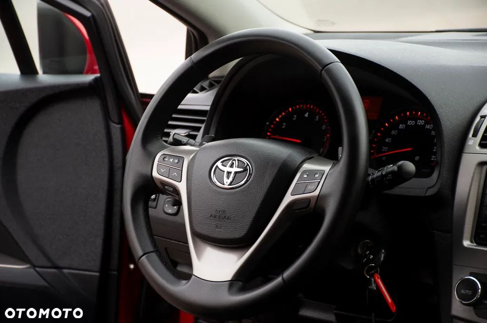 Toyota Avensis 1.8 Sol MS - 29