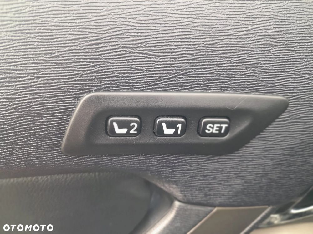 Toyota Avensis 2.2 D-CAT Premium - 19