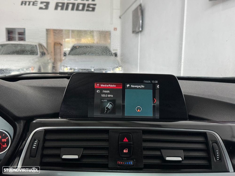BMW 330 e iPerformance Pack M - 18