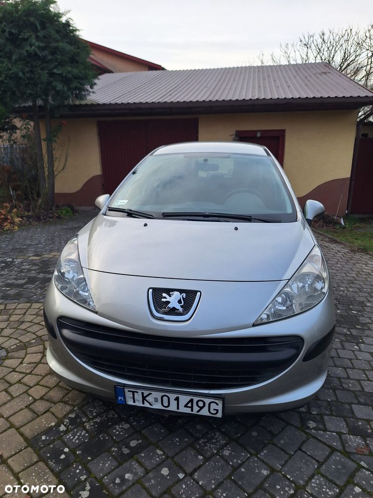 Peugeot 207 - 1