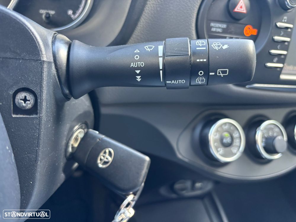Toyota Yaris 1.0 VVT-i Comfort +PS Style+P.Techno - 27