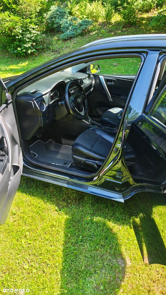 Toyota Auris - 14