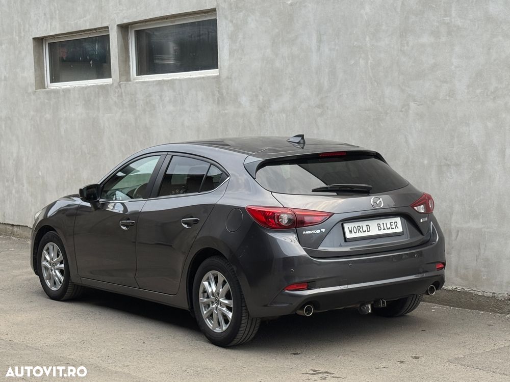 Mazda 3 - 10
