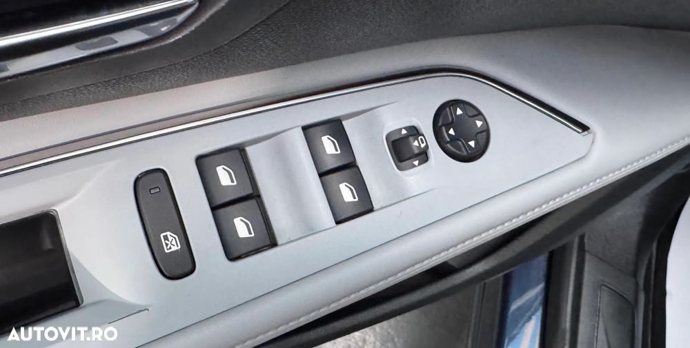 Peugeot 5008 1.5 BlueHDI s&s EAT8 GT-Line - 31