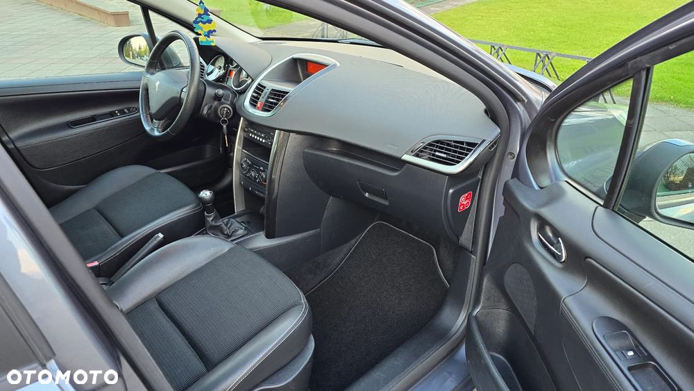 Peugeot 207 - 11