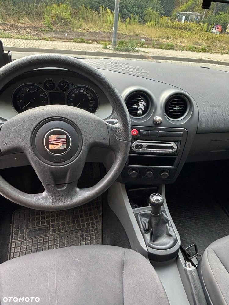 Seat Ibiza 1.4 16V Reference - 8