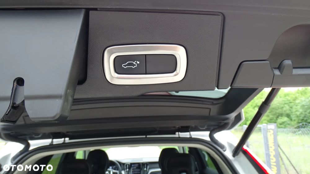 Volvo XC 60 T4 Momentum - 22