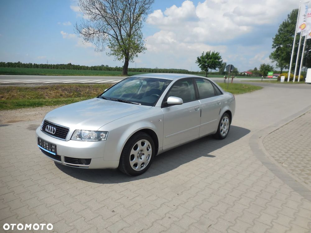 Audi A4 Limousine - 3