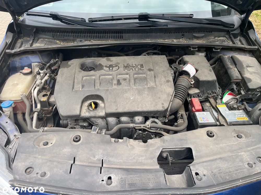 Toyota Avensis 1.8 Premium - 17