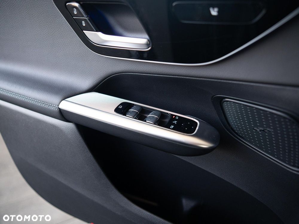 Mercedes-Benz GLC - 24