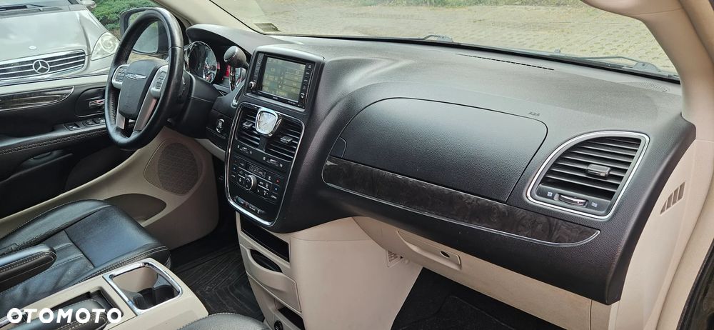 Chrysler Town & Country 3.6 Touring - 9