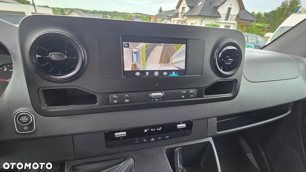 Mercedes-Benz Sprinter - 10