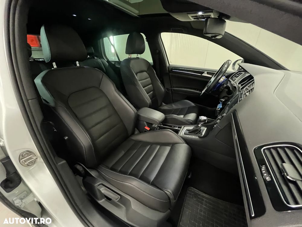 Volkswagen Golf - 12