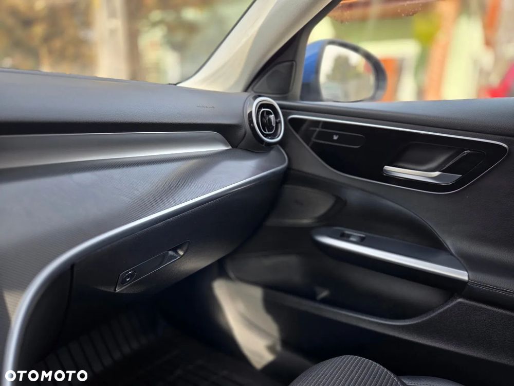 Mercedes-Benz Klasa C 200 mHEV 4-Matic Avantgarde - 26