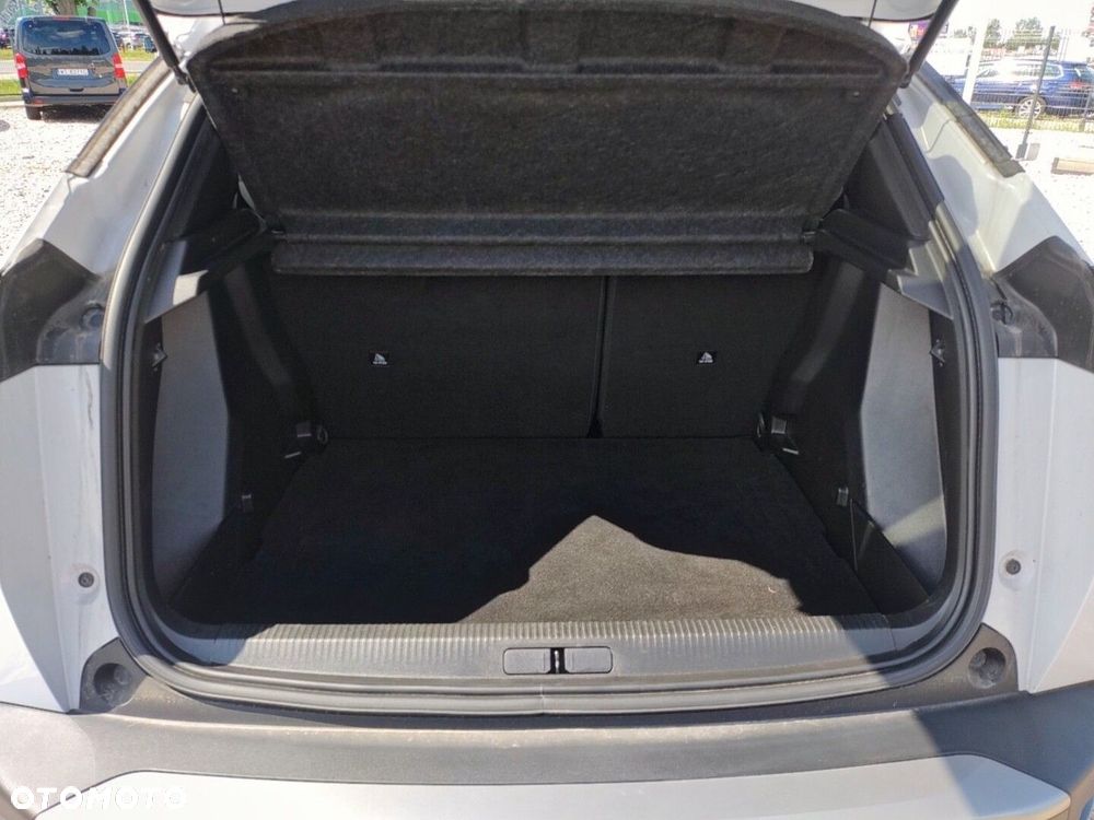 Peugeot 2008 1.2 PureTech Allure S&S EAT8 - 17