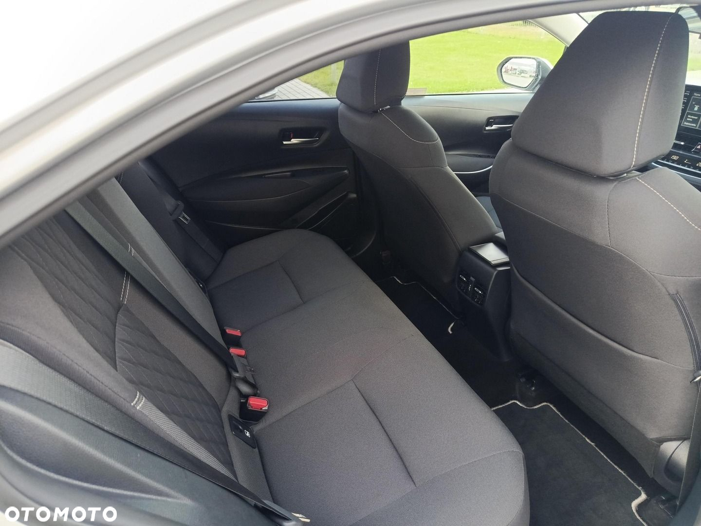 Toyota Corolla 1.8 Hybrid Comfort - 10