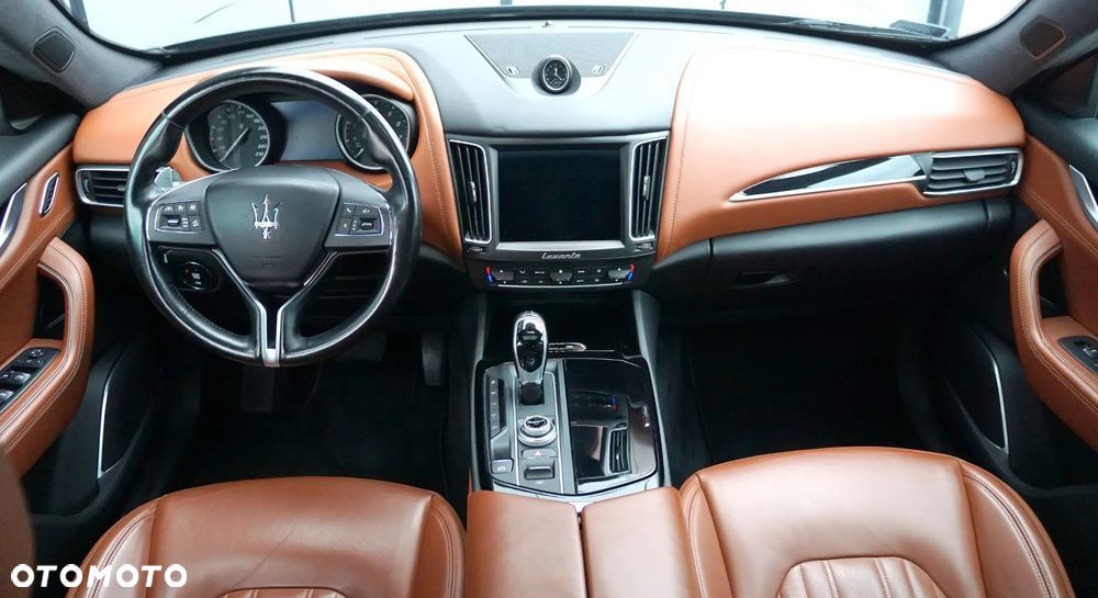 Maserati Levante S Granlusso - 15