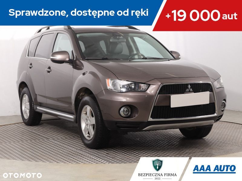 Mitsubishi Outlander - 2