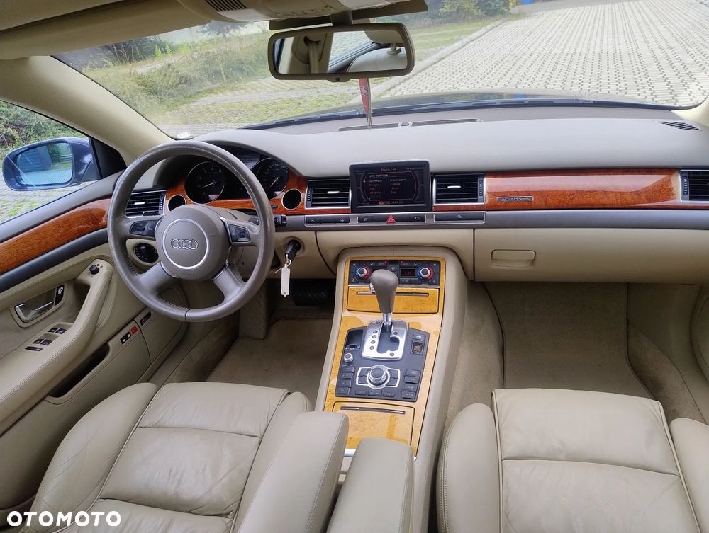 Audi A8 4.2 Quattro - 17