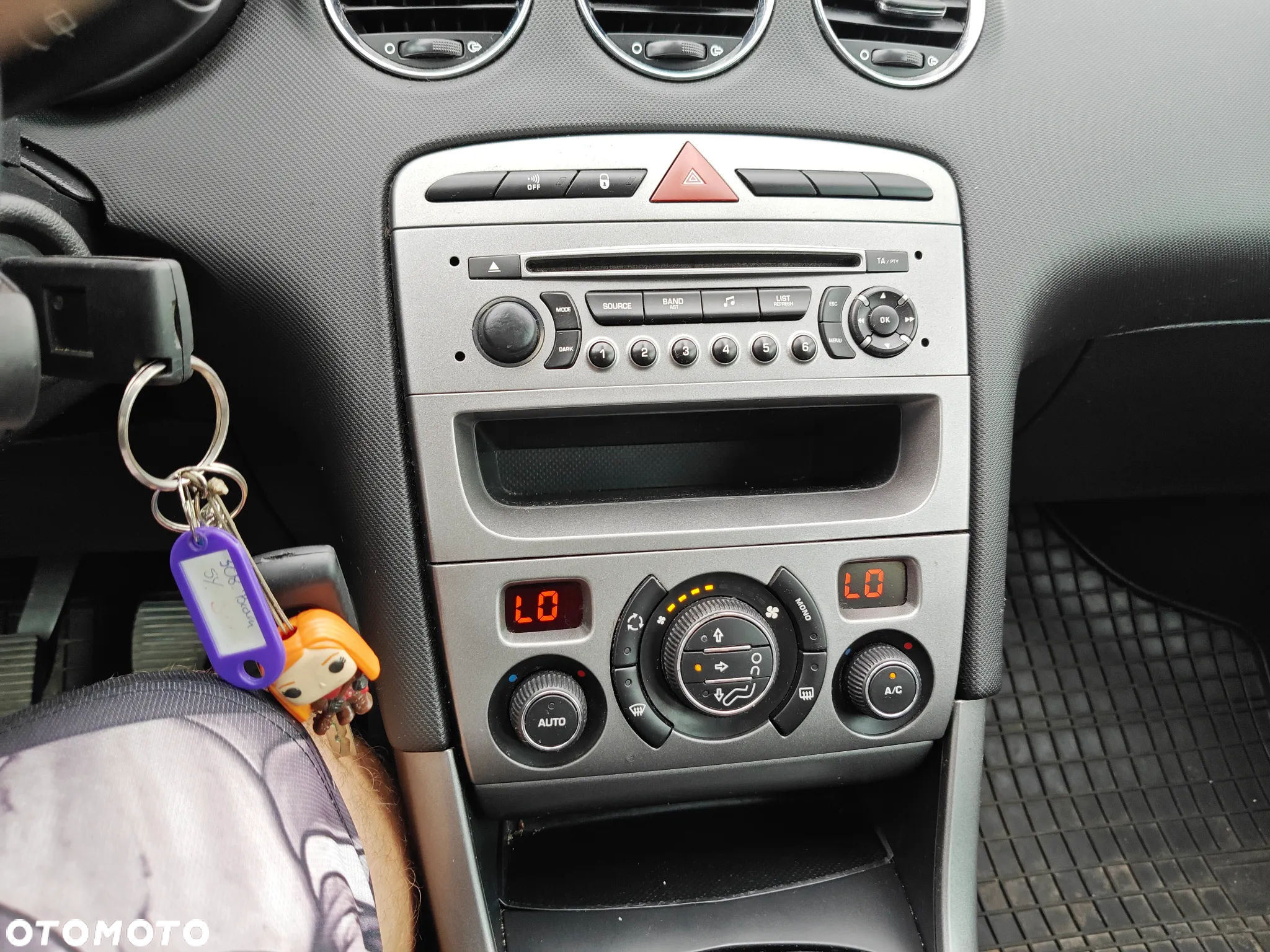 Peugeot 308 1.6 HDi Premium - 24