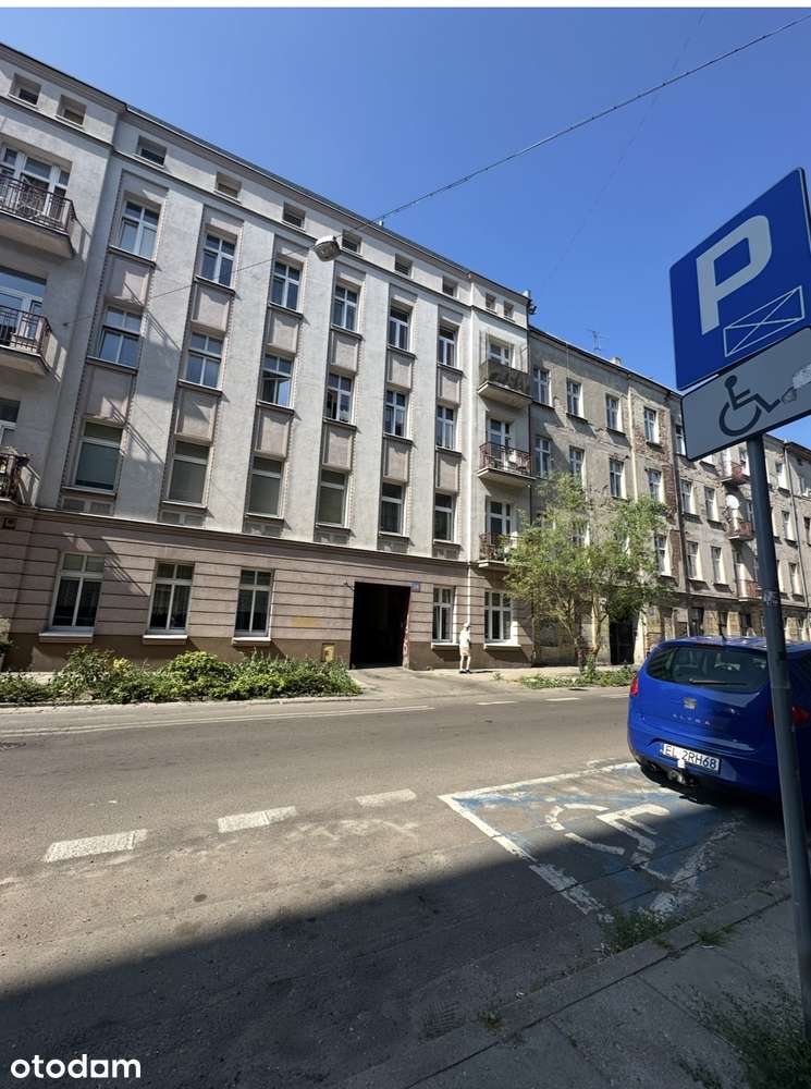 Przestronne mieszkanie z balkonem w centrum Polesia