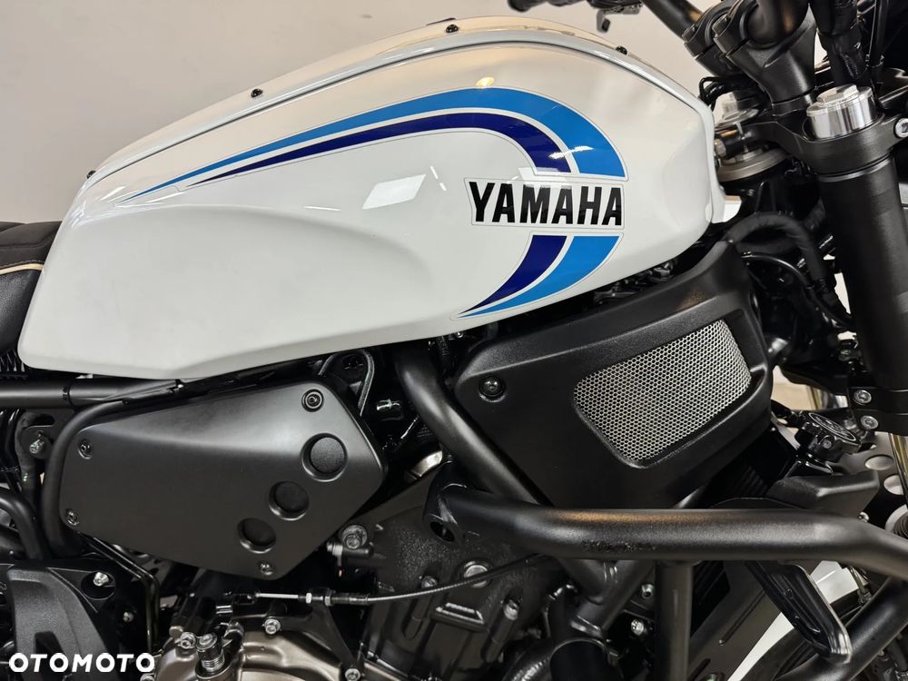 Yamaha XSR - 11