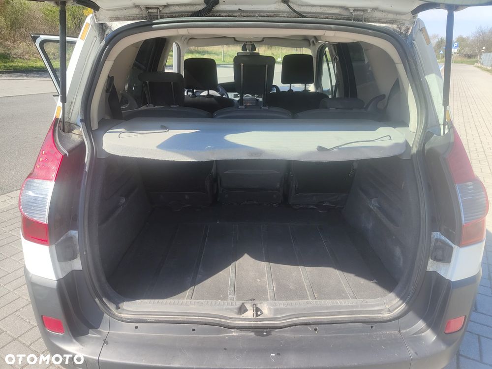 Renault Scenic 1.9 dCi FAP Conquest - 26