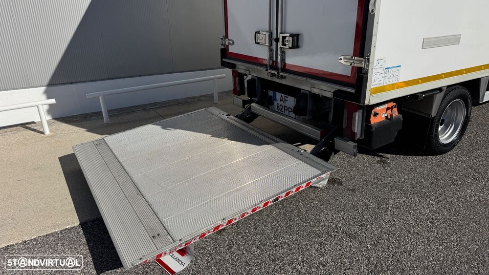 Iveco Daily 2.3 35C13 C/ Frio C/ Plat Elevatoria - 21