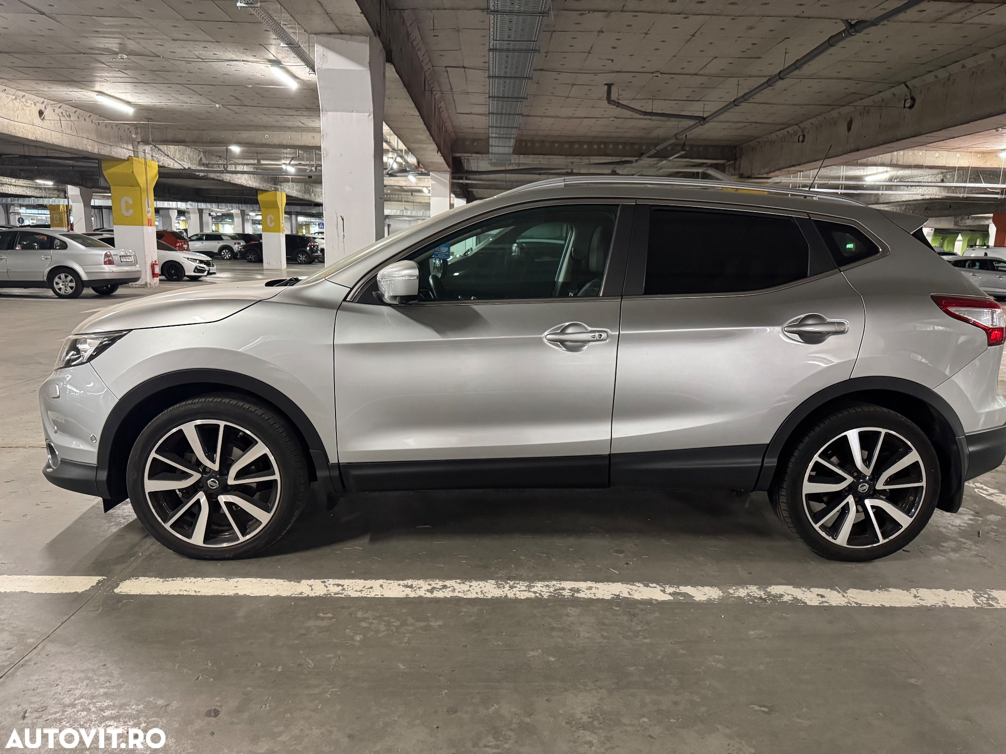 Nissan Qashqai 1.6 DCI Start/Stop X-TRONIC Tekna - 4