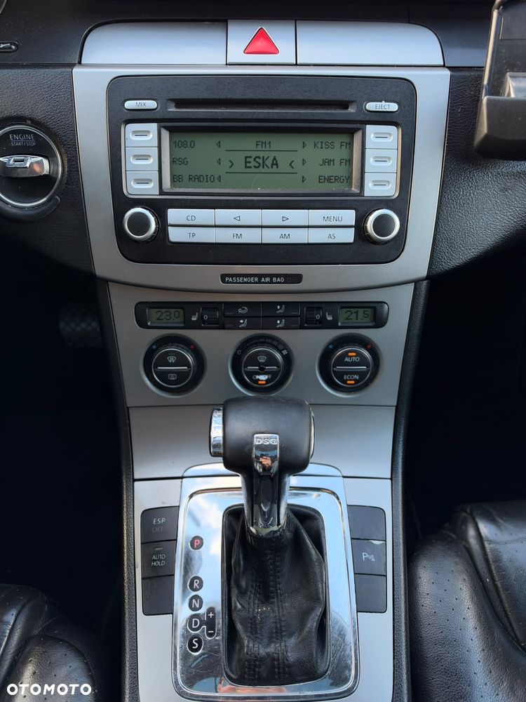 Volkswagen Passat - 24