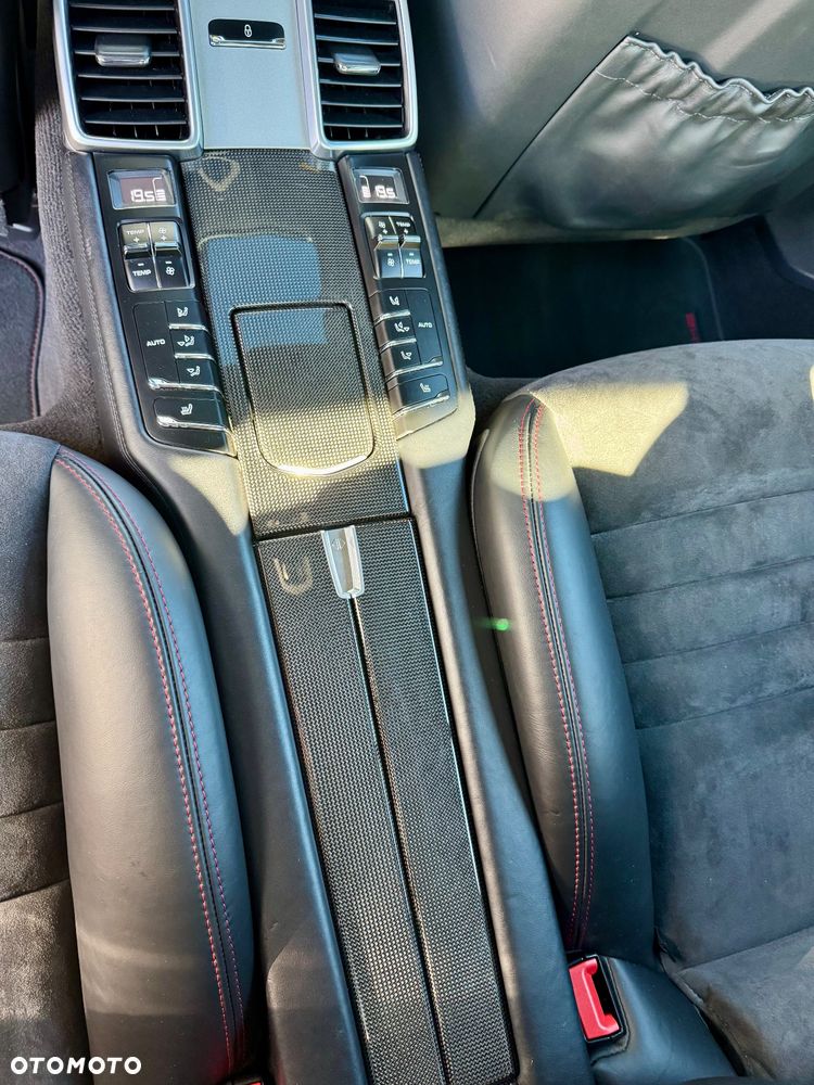 Porsche Panamera GTS - 24