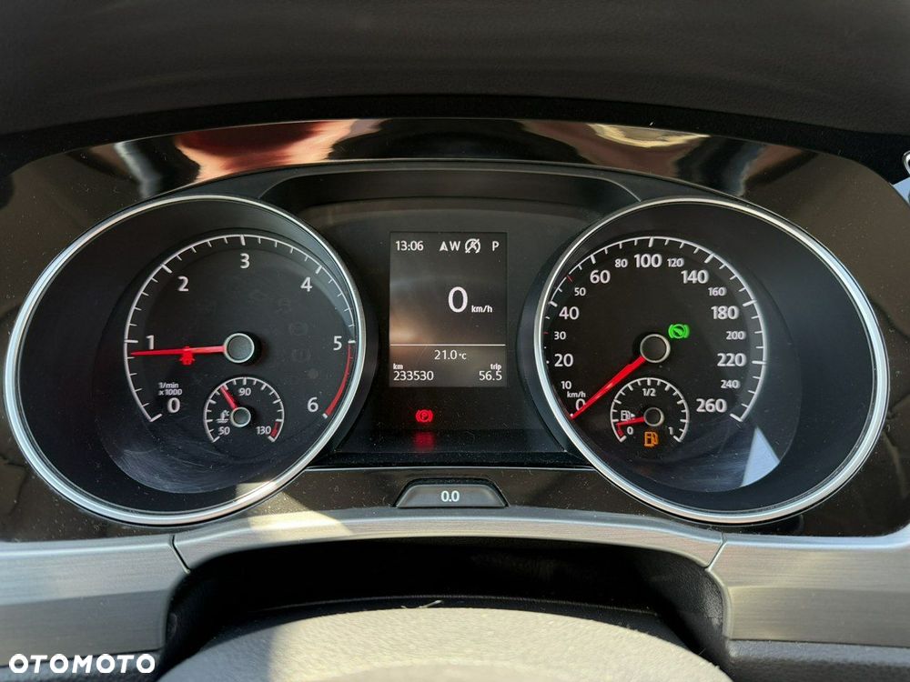 Volkswagen Touran - 17