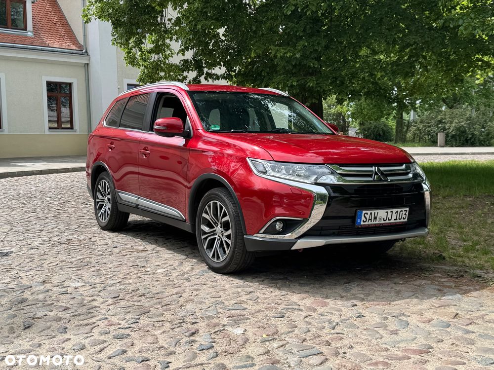 Mitsubishi Outlander - 2